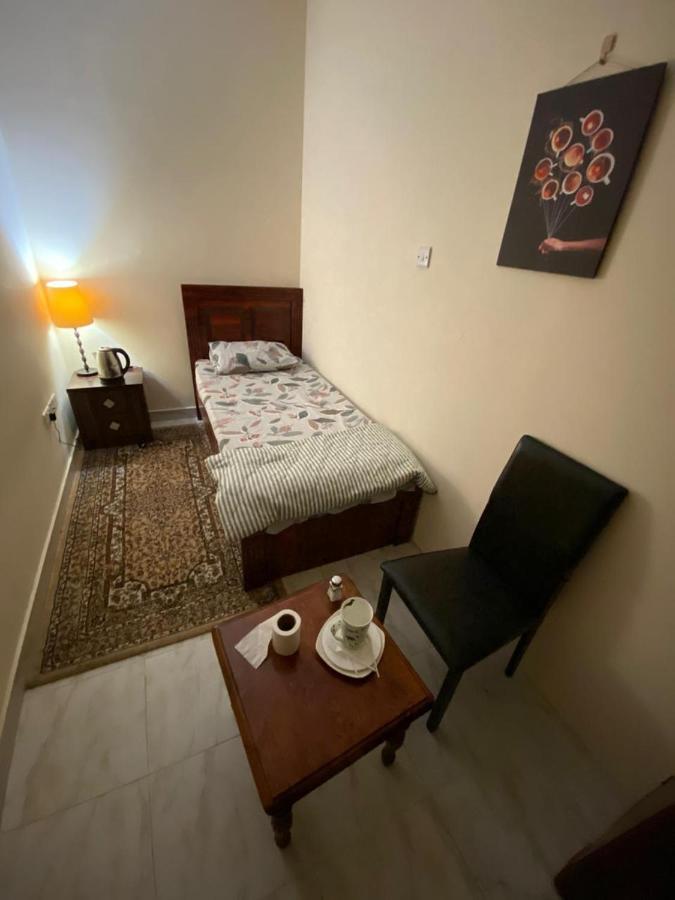 Mbz - Comfortable Room In Unique Flat Abu Dhabi Exterior photo